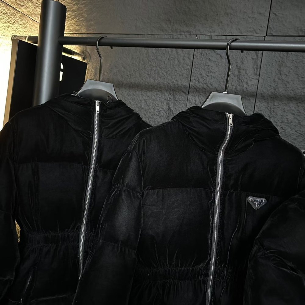 Pra*a Velvet Down Jacket Black 292214 18H4 F0008 S Ooo