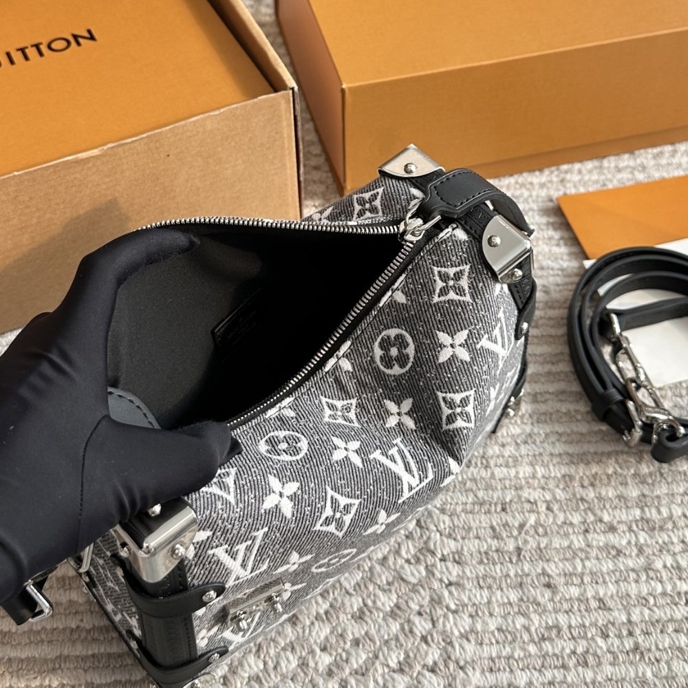 L0vis Vvtt0n MM Side Trunk Bag Denim Gray 23Cm M21460