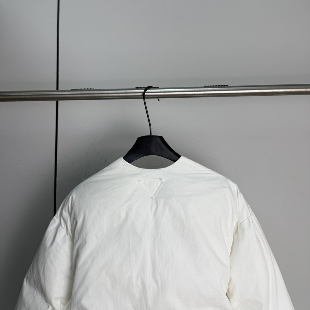 Pra*a Cropped Cotton Down Jacket White 23Aw Sgc376