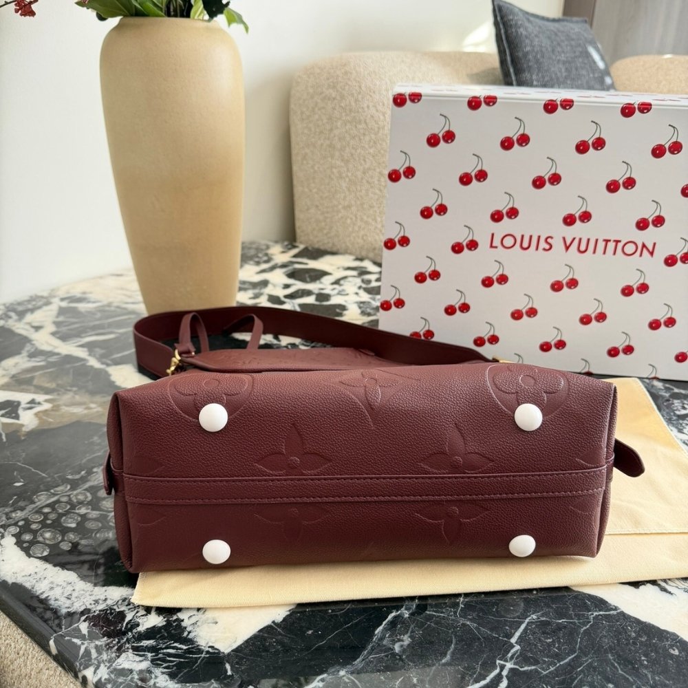 L0vis Vvtt0n Carryall PM Dark Red 30Cm