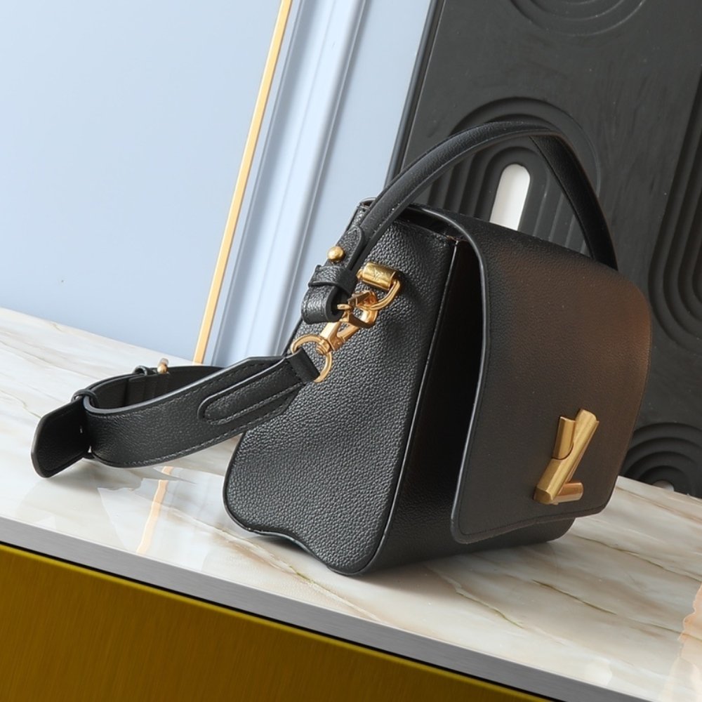 L0vis Vvtt0n Soft Twist Black 27Cm M24639