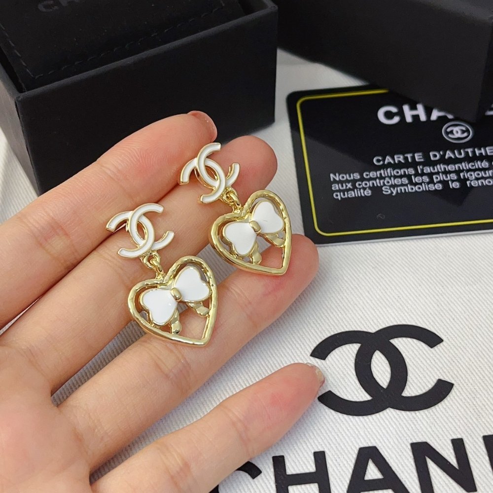 Ch**el Metal Enamel Cc Heart Drop Earrings Gold Abf305 B19851 Nafgv