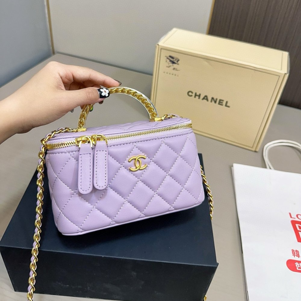 Ch**el Matelasse Vanity Purple Gold Hardware 18Cm