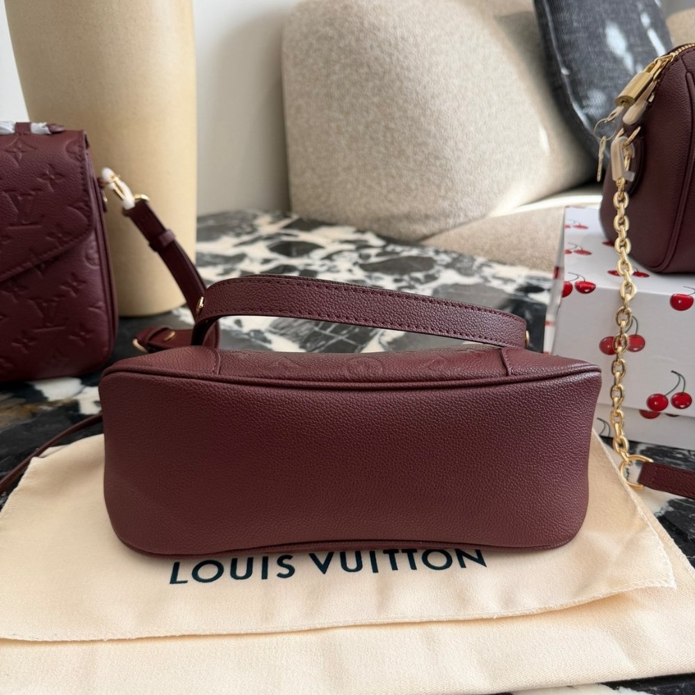 L0vis Vvtt0n Boulogne PM Red 29Cm M25827