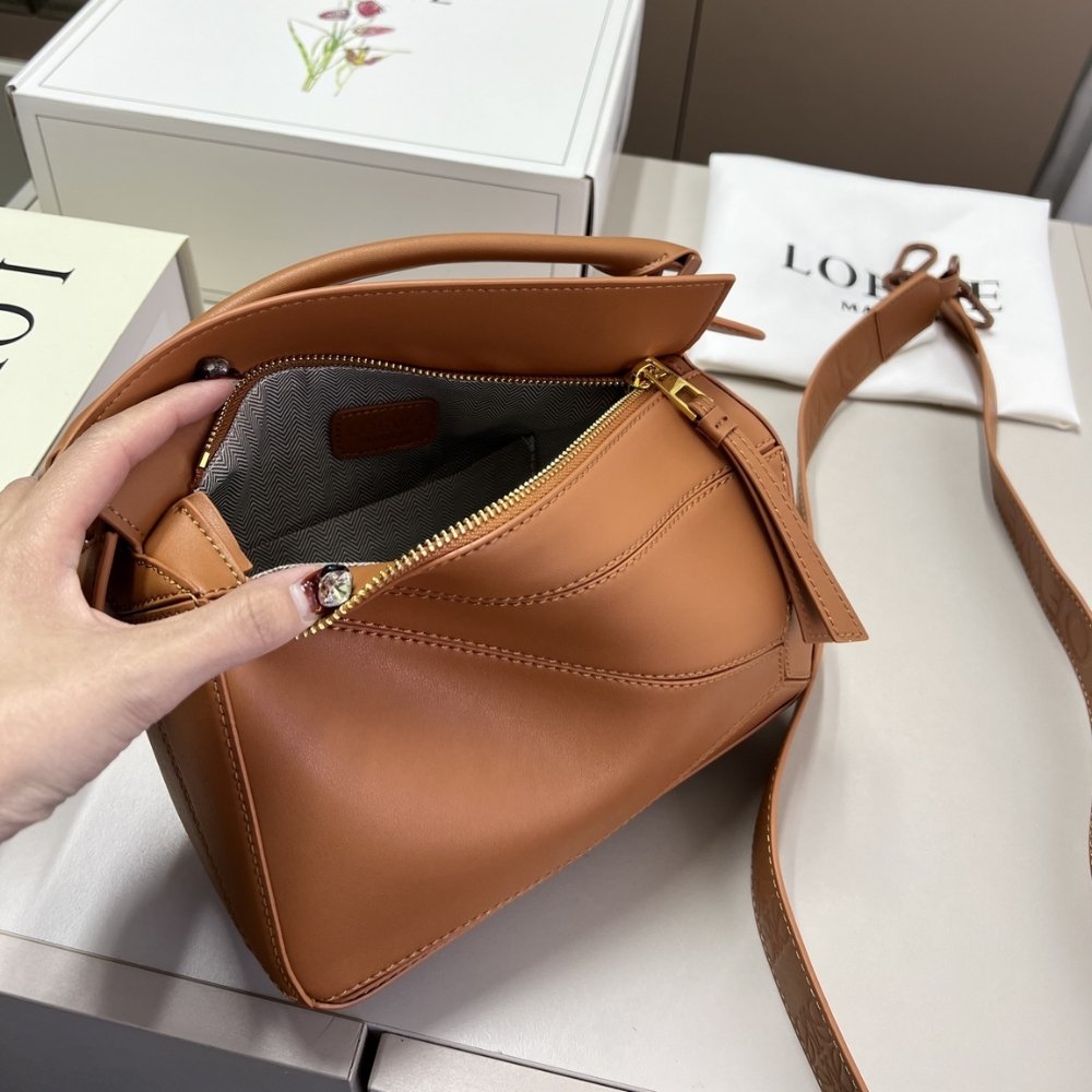 L0ew* Small Featherlight Puzzle Bag Brown 24Cm A510S21X88 3627