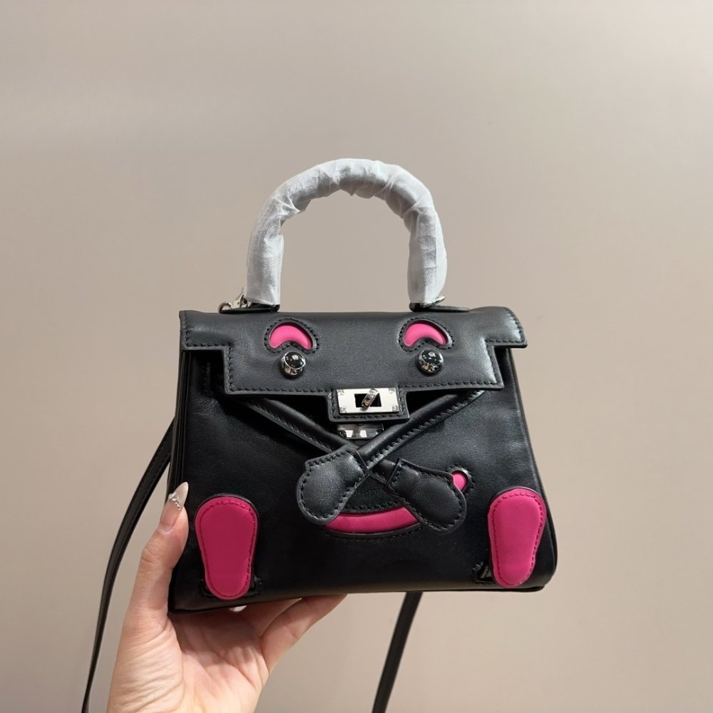 H**me5 Kelly Doll Horseshoe Quelle Idole Black Pink 17Cm