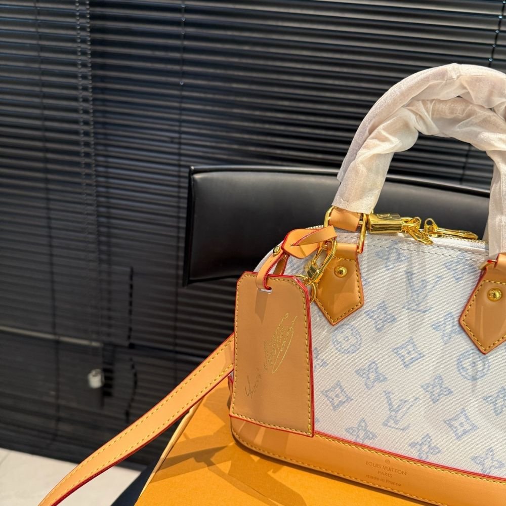 L0vis Vvtt0n Alma BB Monogram Origine Bleu Courrier 24Cm M27526