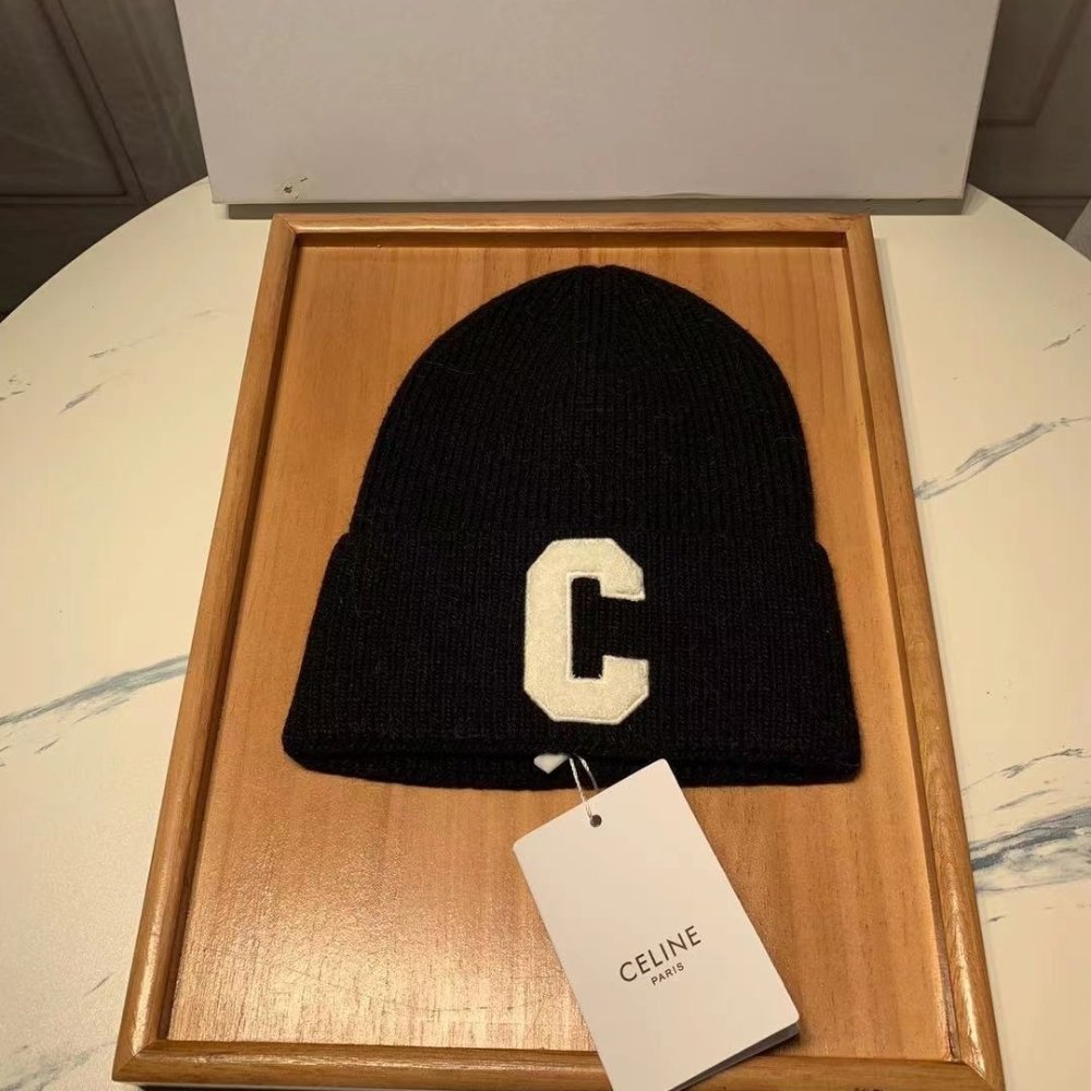 Ce1i*e Initial Beanie Black 2Ag50378U 38No