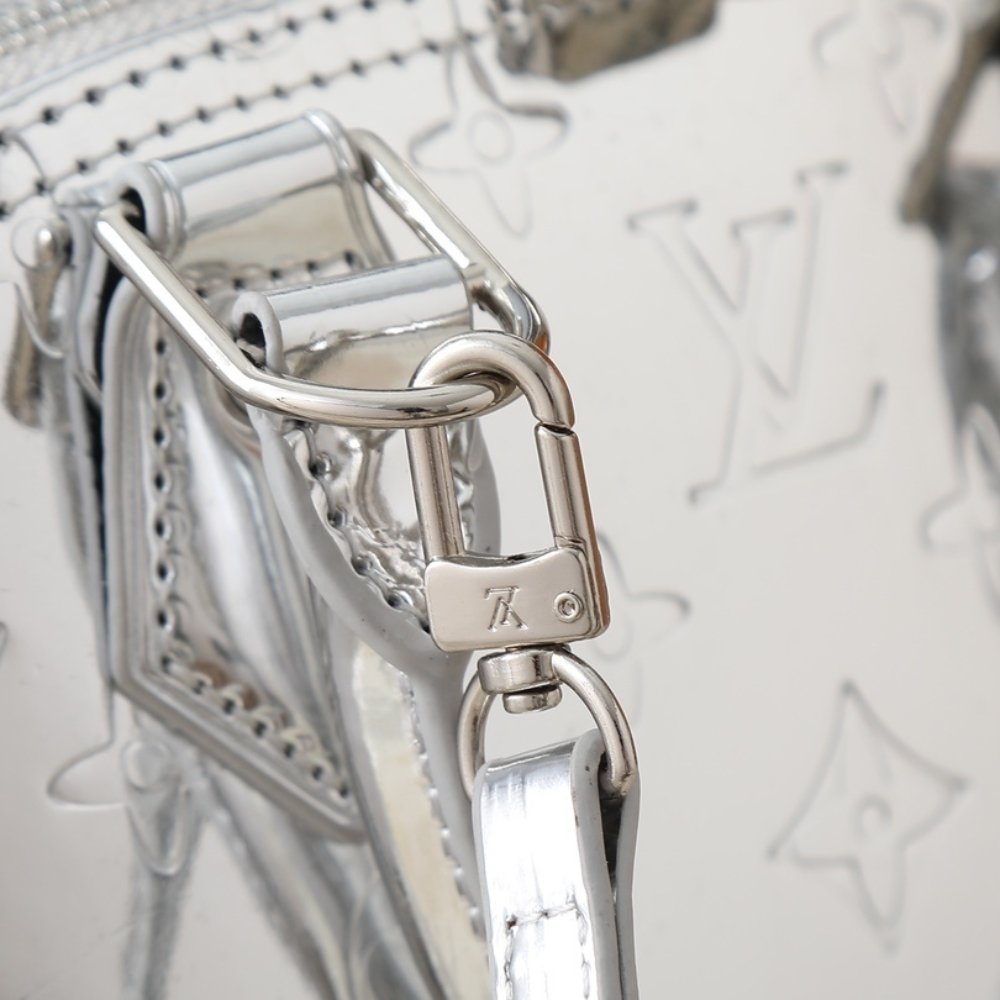 L0vis Vvtt0n Alma BB Bag Silver 23Cm M26335