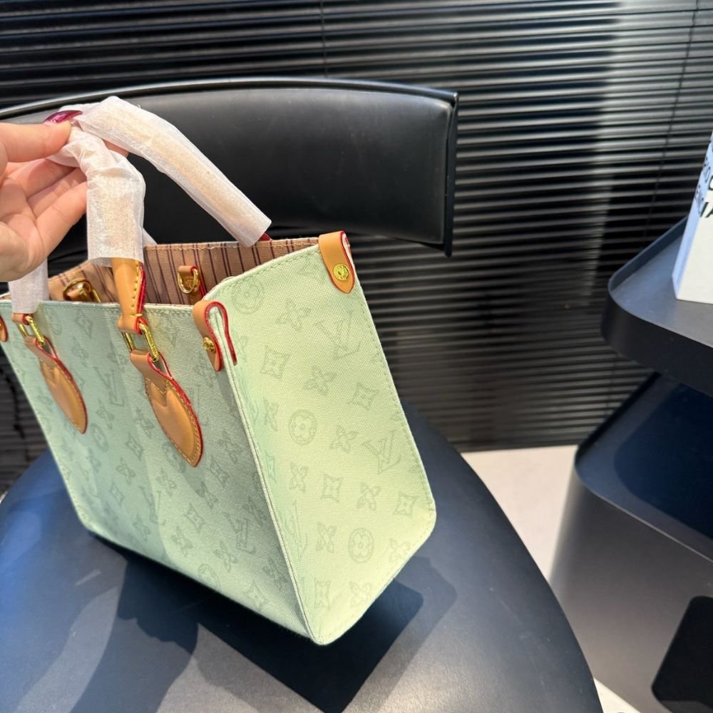 L0vis Vvtt0n Onthego PM Monogram Origine Vert Asnières 25Cm