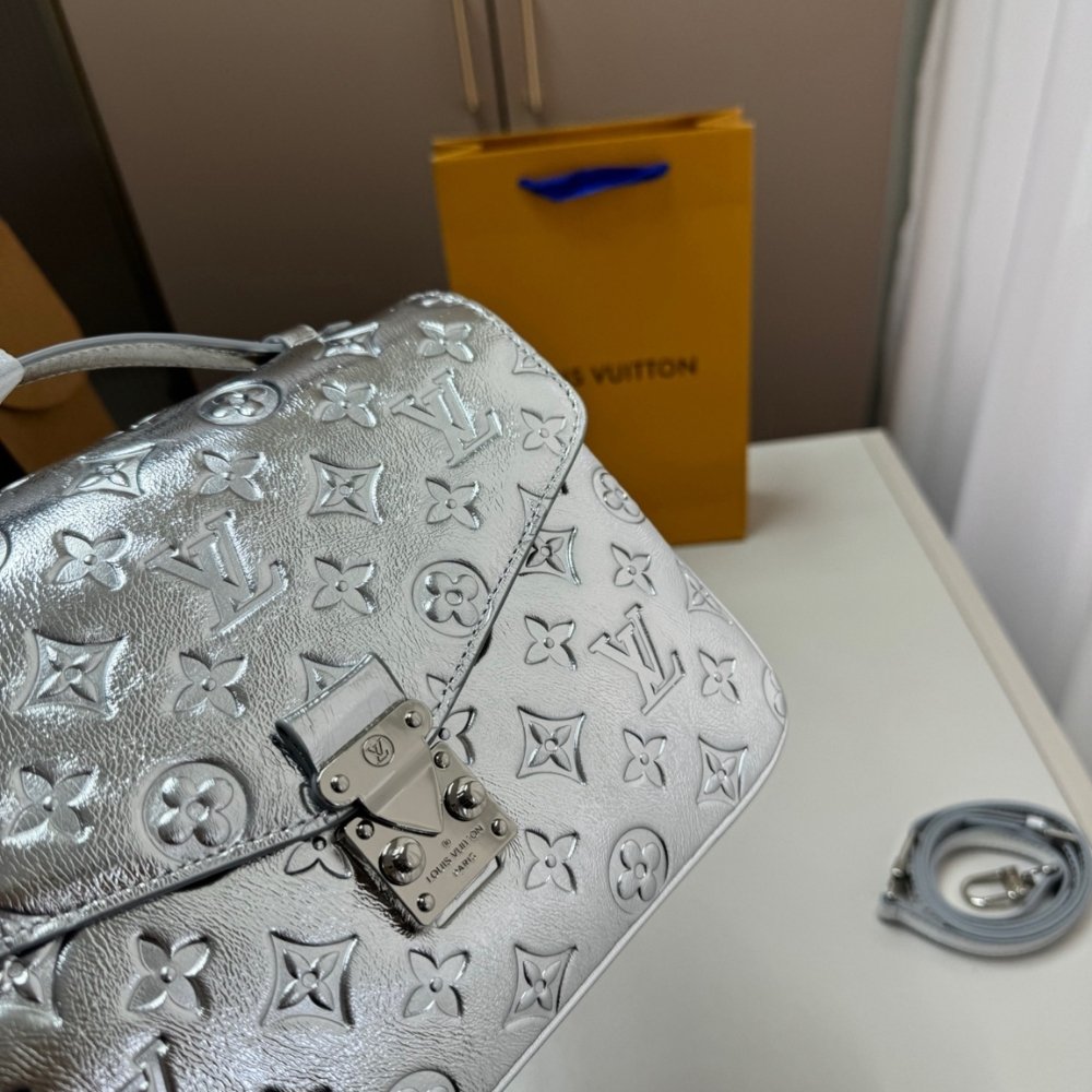 L0vis Vvtt0n Pochette Métis Silver 25Cm