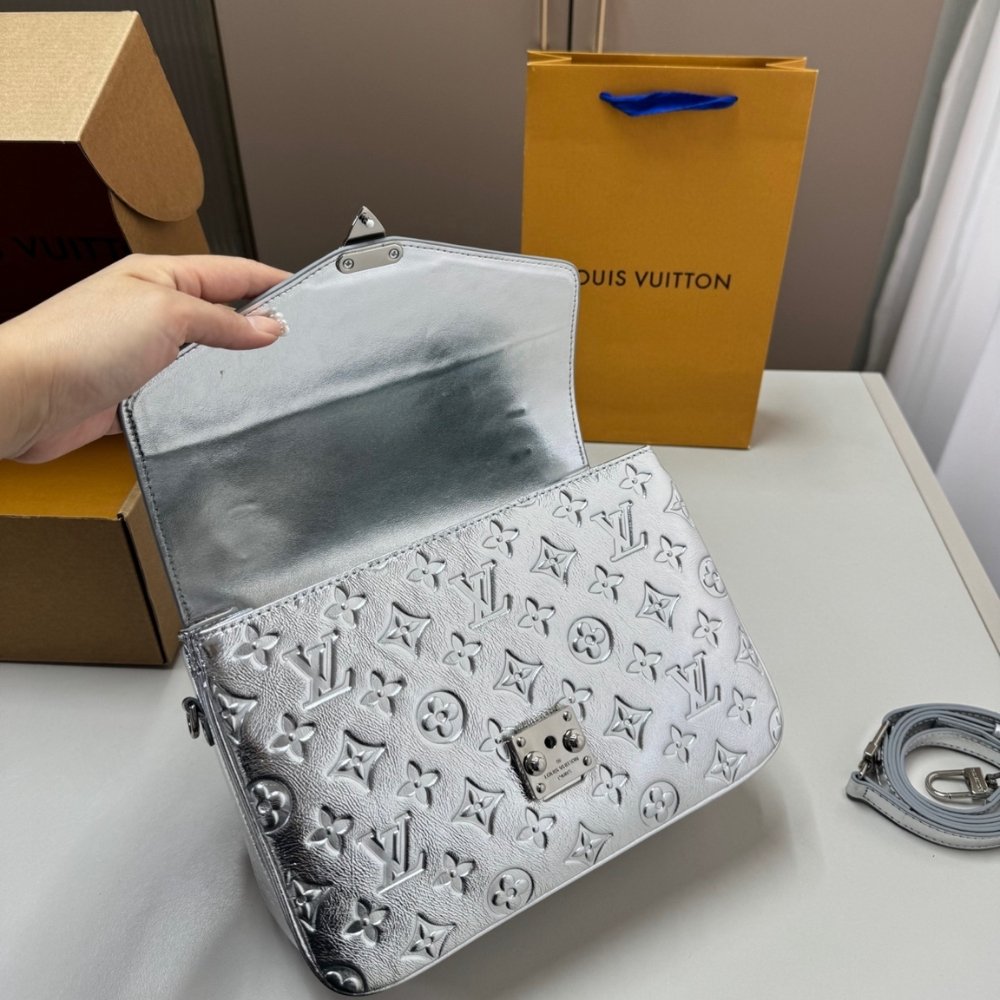 L0vis Vvtt0n Pochette Métis Silver 25Cm