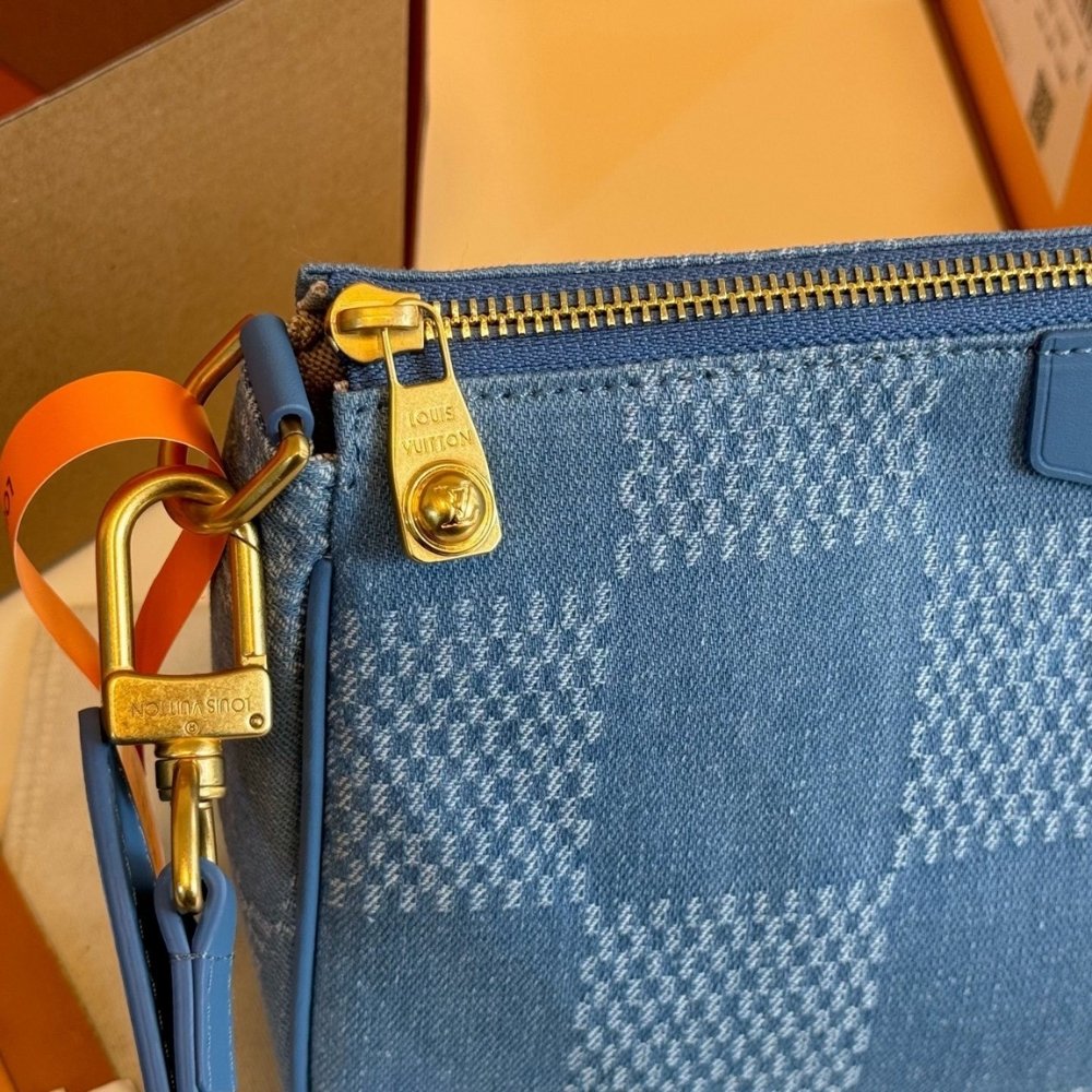 L0vis Vvtt0n Pochette Accessories Xl Damier Denim Blue 28Cm N00204
