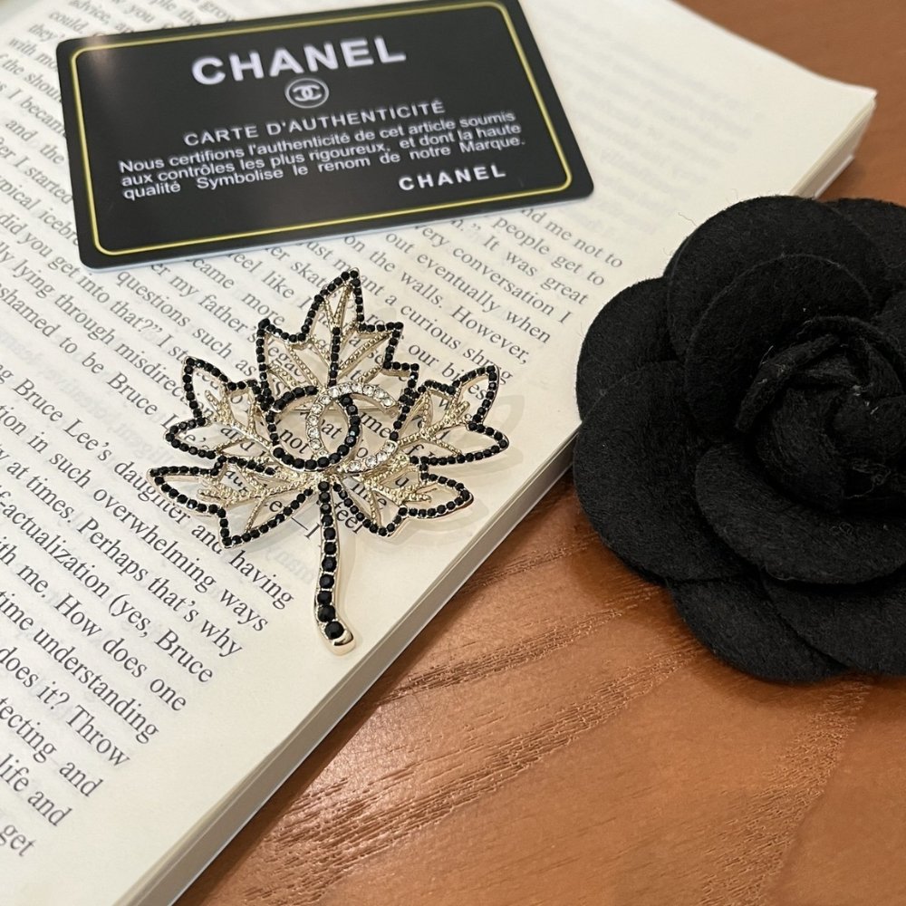 Ch**el Cc Leaf Brooch Black Gold