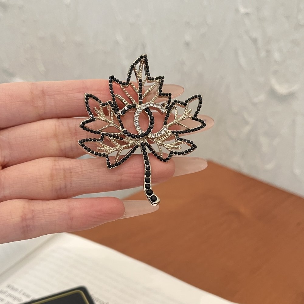 Ch**el Cc Leaf Brooch Black Gold