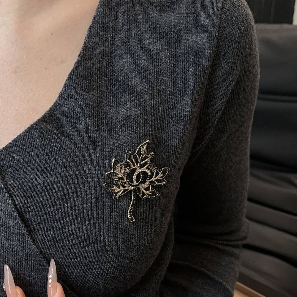 Ch**el Cc Leaf Brooch Black Gold