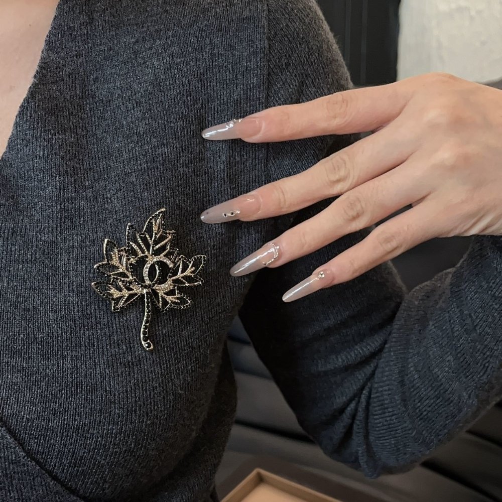 Ch**el Cc Leaf Brooch Black Gold