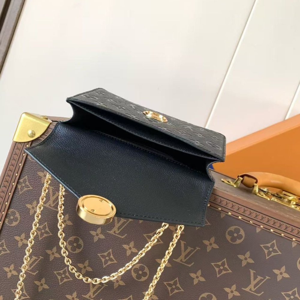 [S*per Vip 1:1] L0vis Vvtt0n Wallet On Chain Rosy Black 19Cm M13569