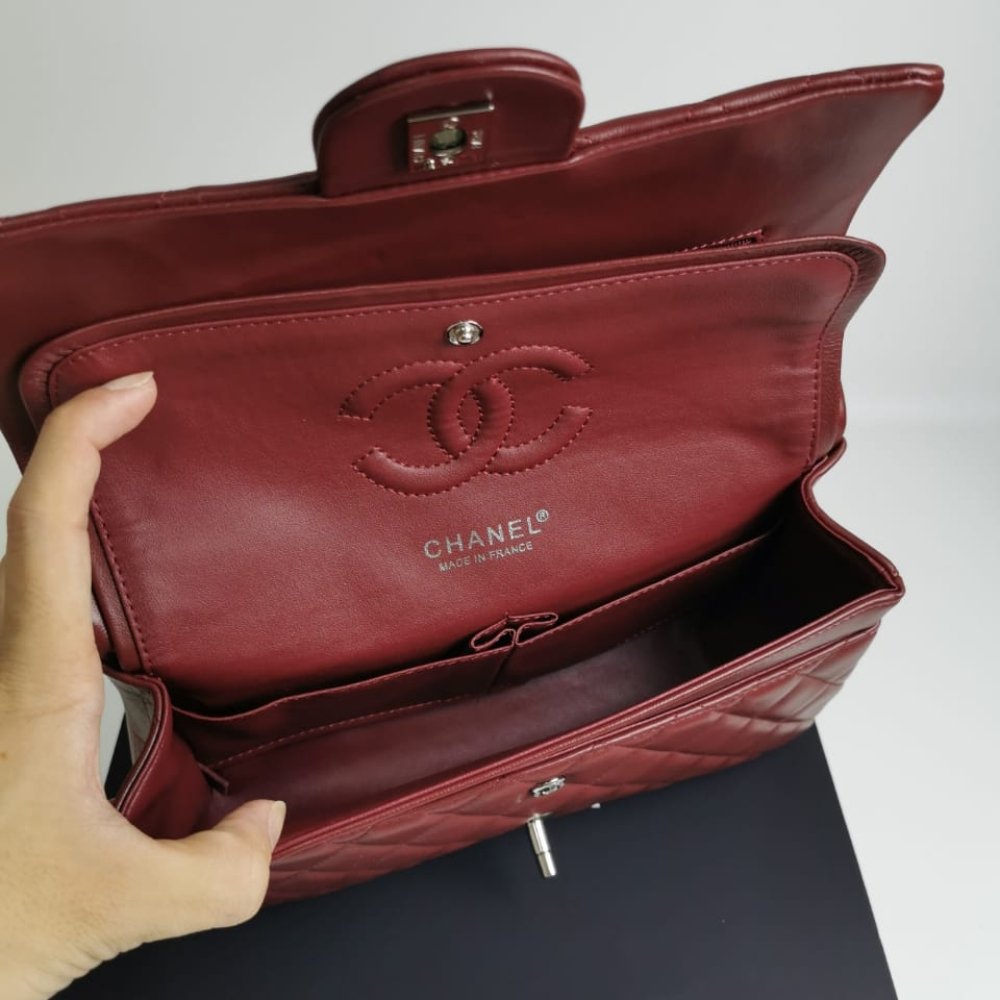 Ch**el Medium Classic Flap Bag Silver Hardware Burgundy 25Cm A01113