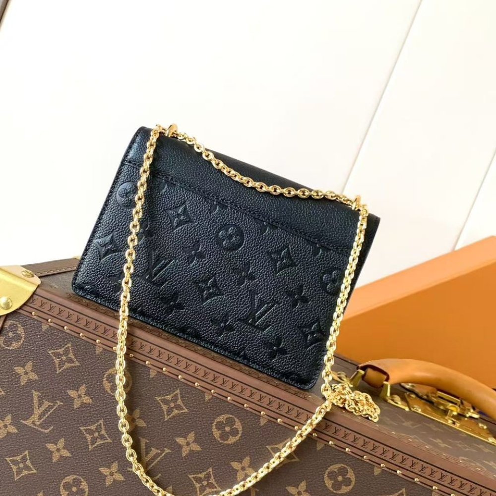 [S*per Vip 1:1] L0vis Vvtt0n Wallet On Chain Rosy Black 19Cm M13569
