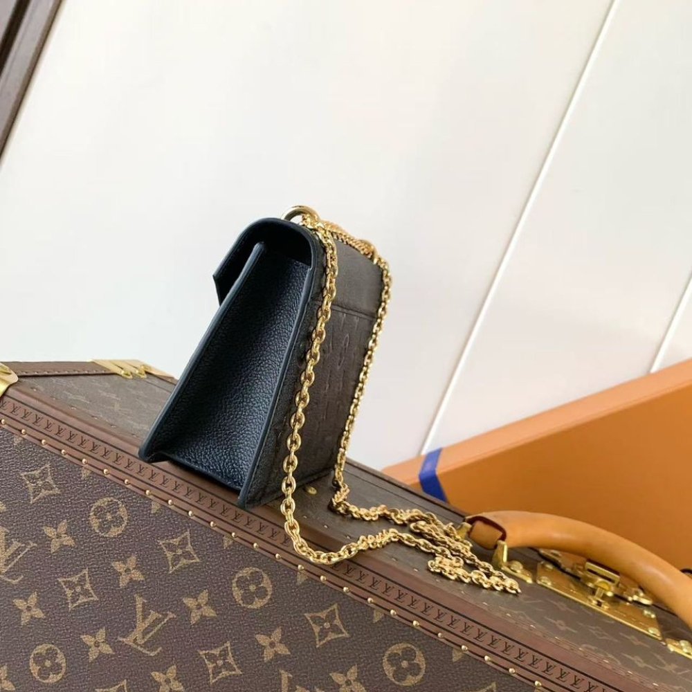 [S*per Vip 1:1] L0vis Vvtt0n Wallet On Chain Rosy Black 19Cm M13569