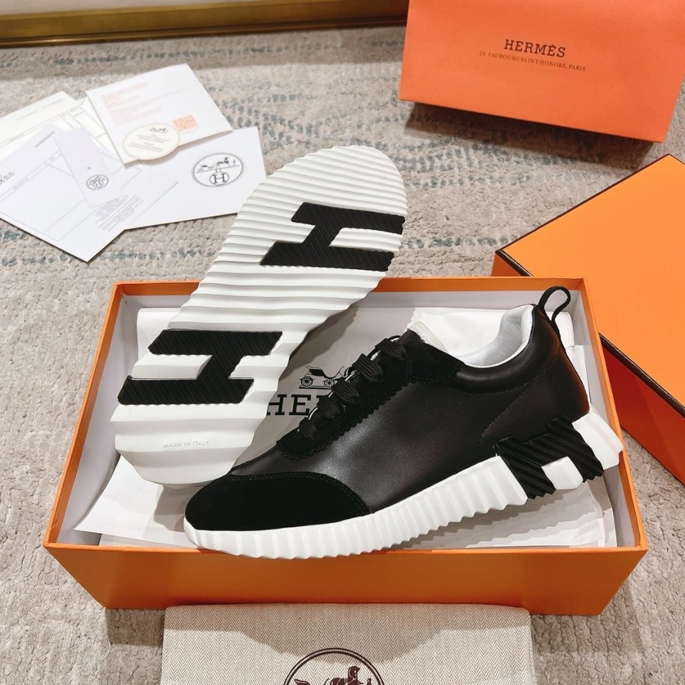 H**me5 Bouncing Sneaker Black And White H221898Zh01400