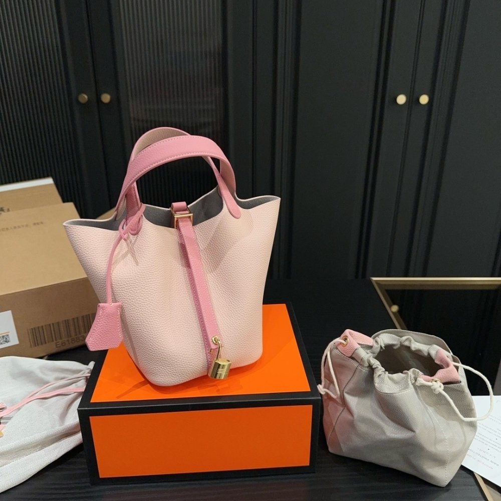 H**me5 Picotin Lock 18 Pocket Bag Light Pink 18Cm