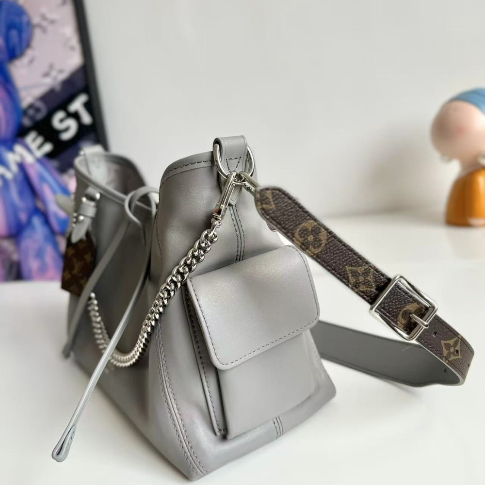 L0vis Vvtt0n Carryall Cargo Vibe PM Gris Trianon 30Cm M12579