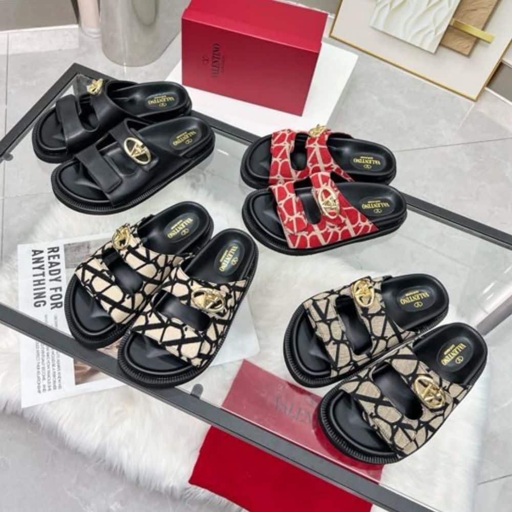 Va1e*ntin0 Garavani Vlogo Toile Iconographe Sandal Brown