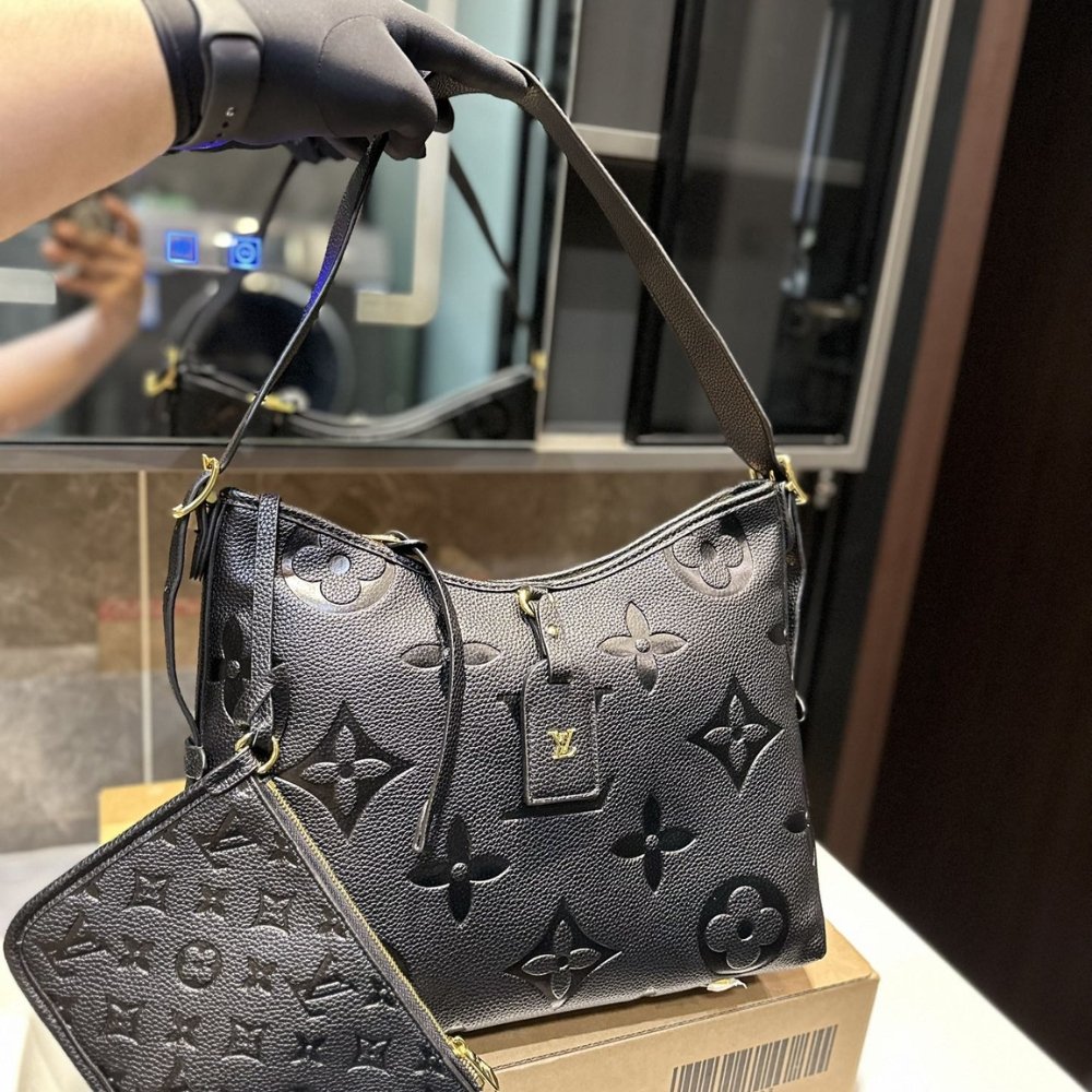 L0vis Vvtt0n Carryall PM Black 29Cm M46288