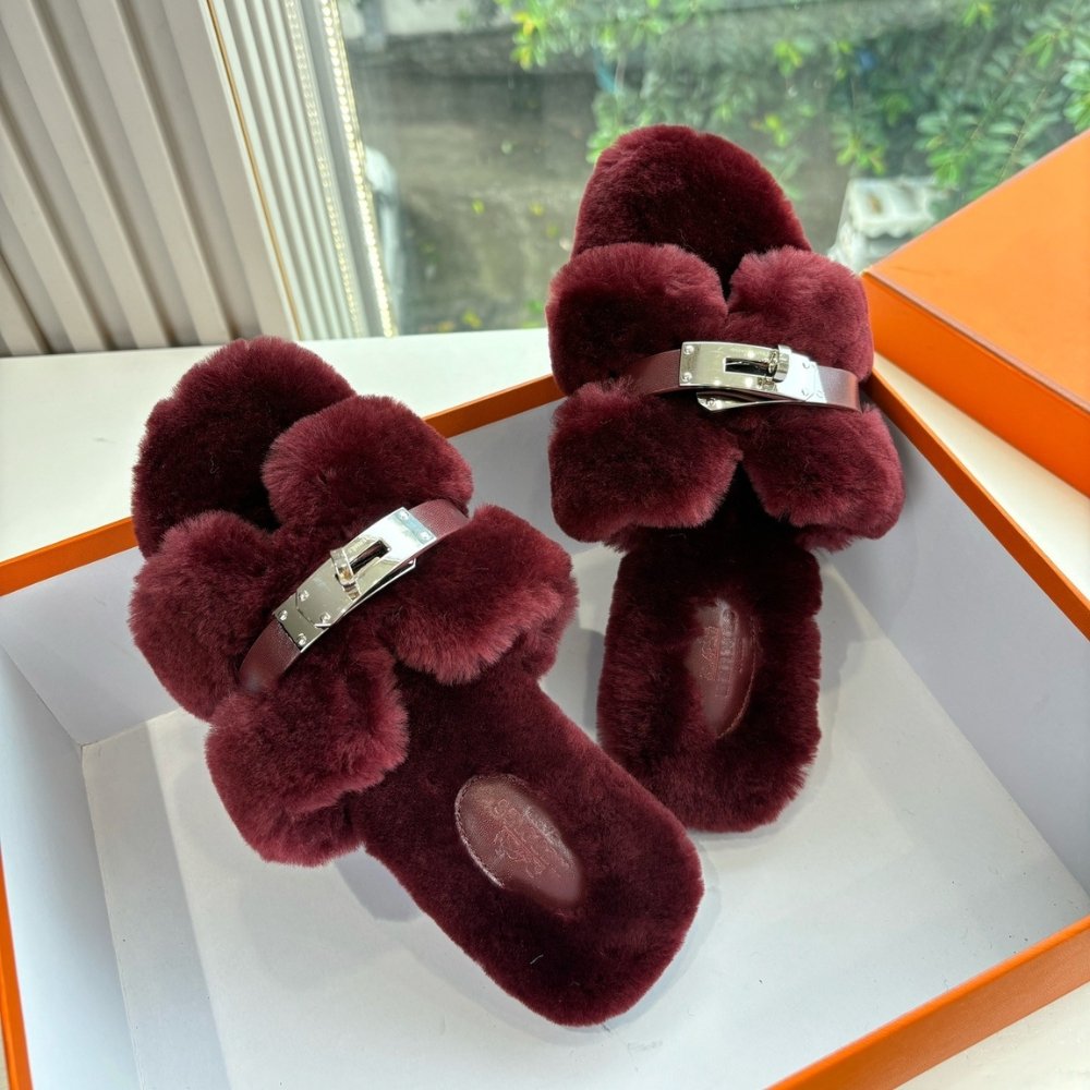 H**me5 Shearling Fur Oran Silver Buckle Sandal Wine Red Wool