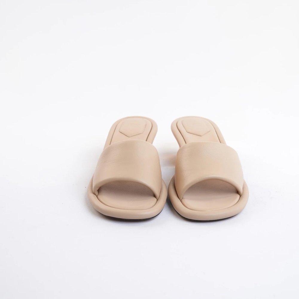 F**di Baguette Heel Slides Beige 8R8412NBAF1KCU