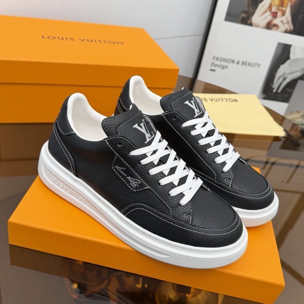 L0vis Vvtt0n Beverly Hills Sneaker Black 1AJ835