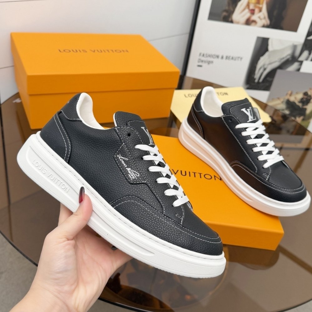 L0vis Vvtt0n Beverly Hills Sneaker Black 1AJ835