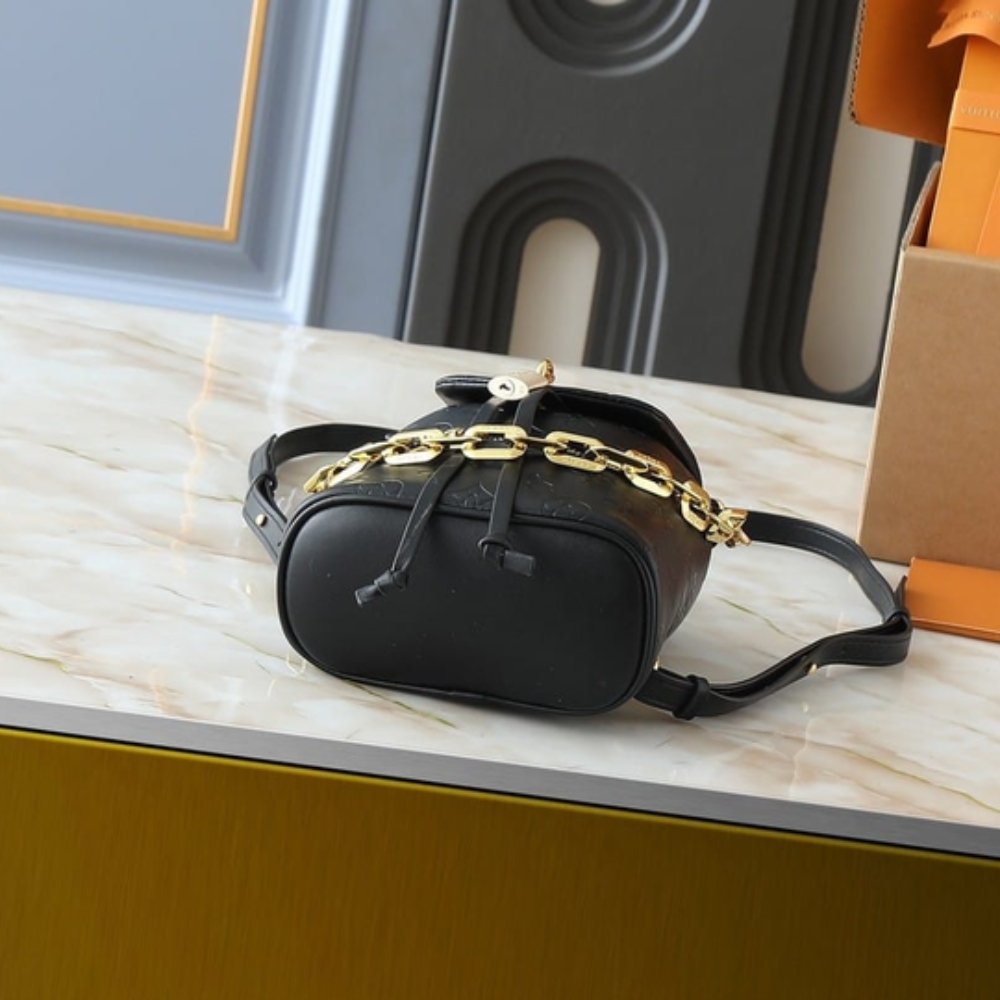 L0vis Vvtt0n Coussin Backpack PM Black 26Cm M13357