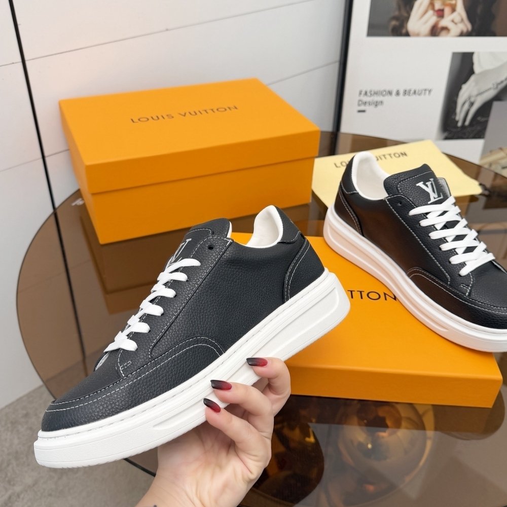 L0vis Vvtt0n Beverly Hills Sneaker Black 1AJ835