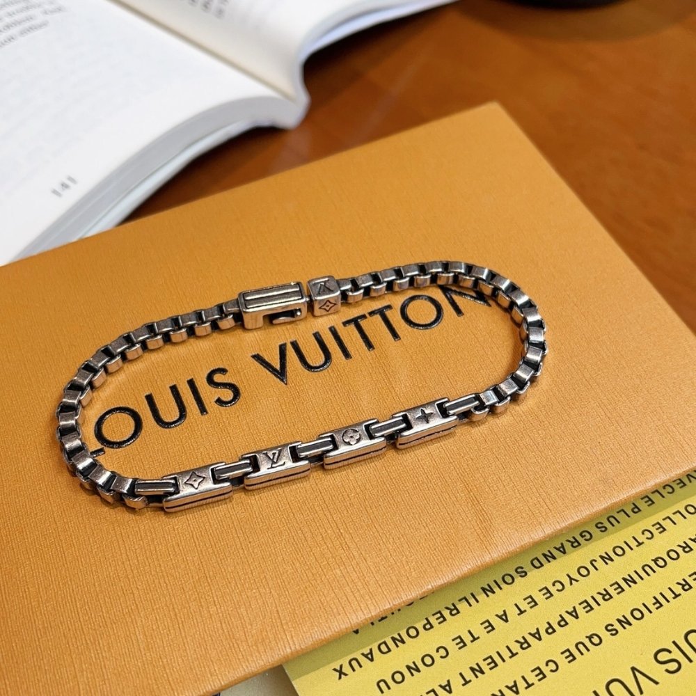 L0vis Vvtt0n LV Tailor Bracelet Silver M1149L