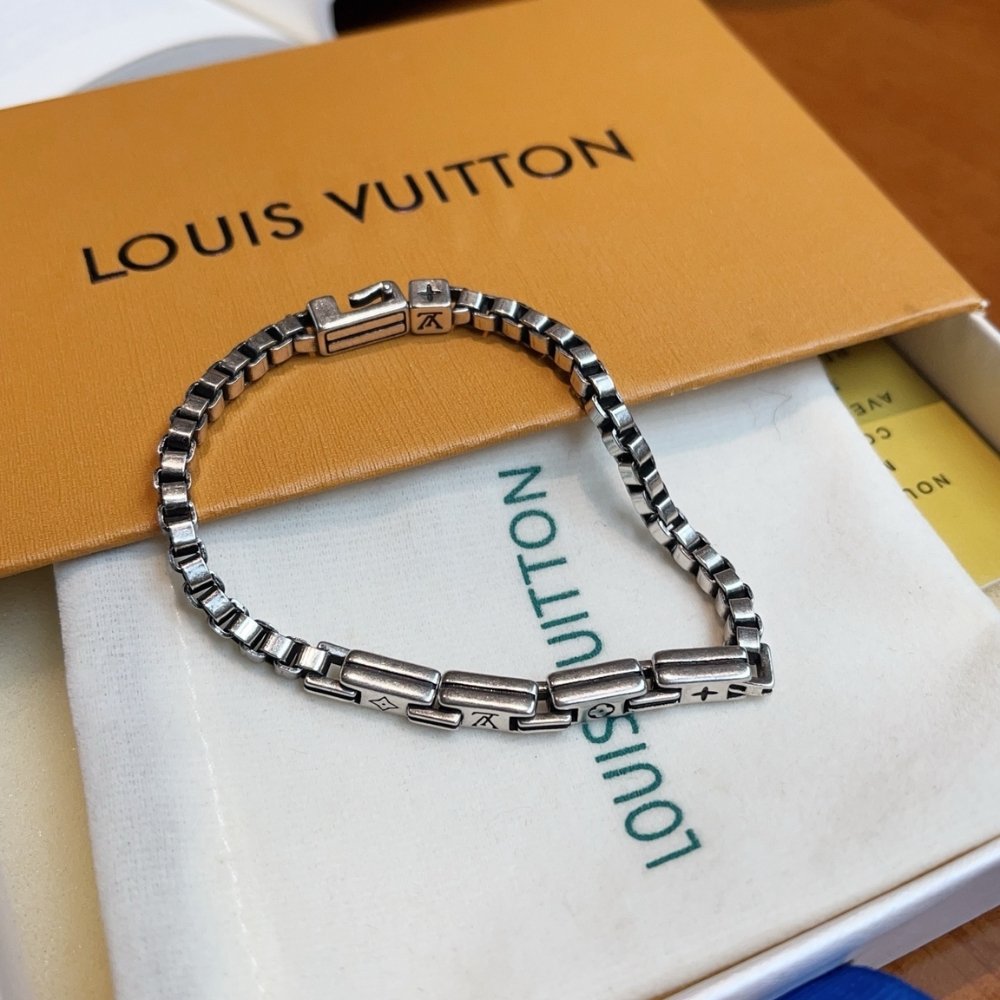 L0vis Vvtt0n LV Tailor Bracelet Silver M1149L