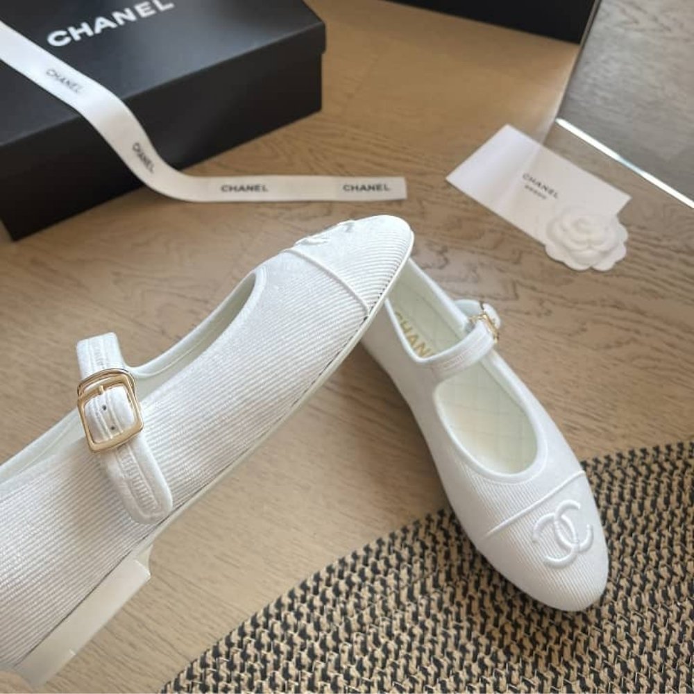 Ch**el Mary Jane Ballet Flat White G45503 B16406 NX269