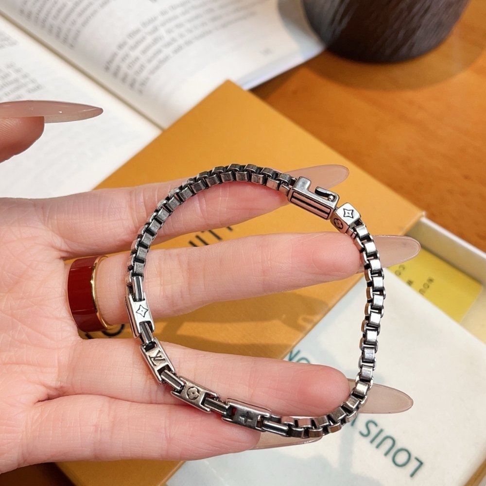 L0vis Vvtt0n LV Tailor Bracelet Silver M1149L