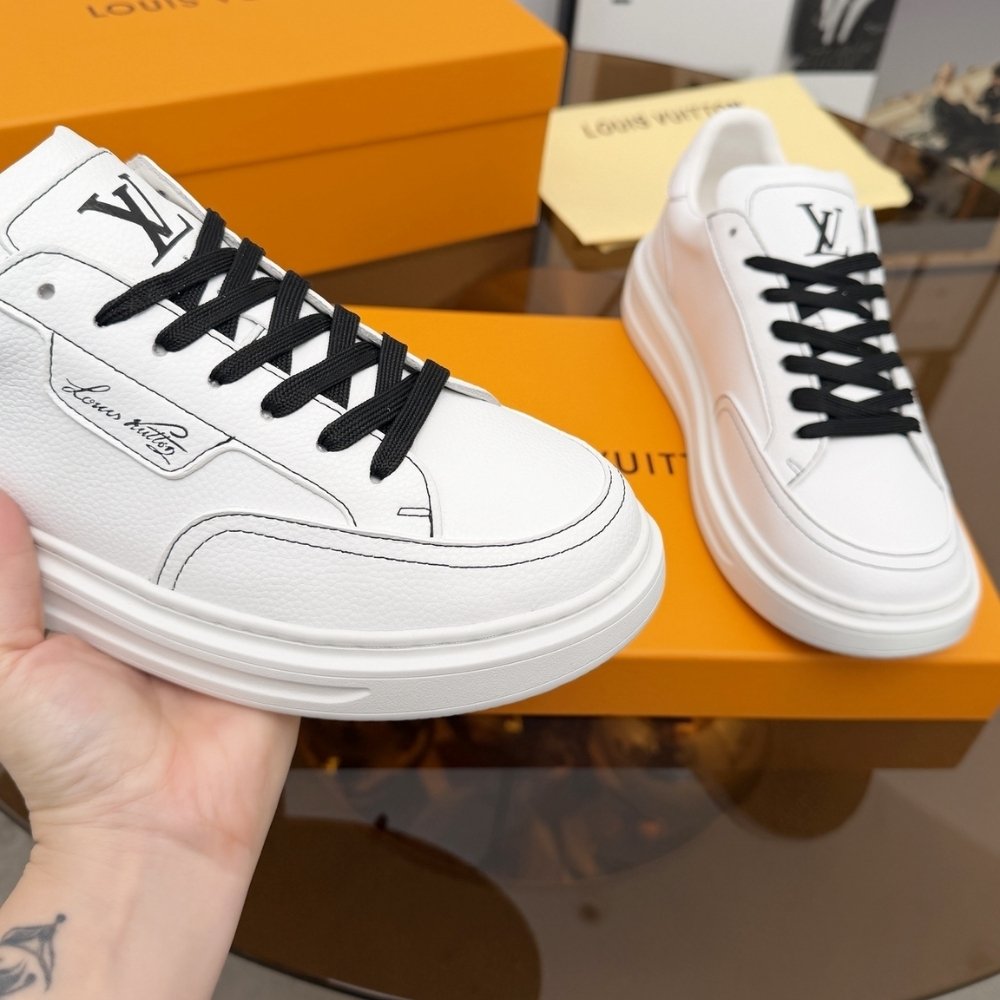 L0vis Vvtt0n Beverly Hills Sneaker White 1AJ817