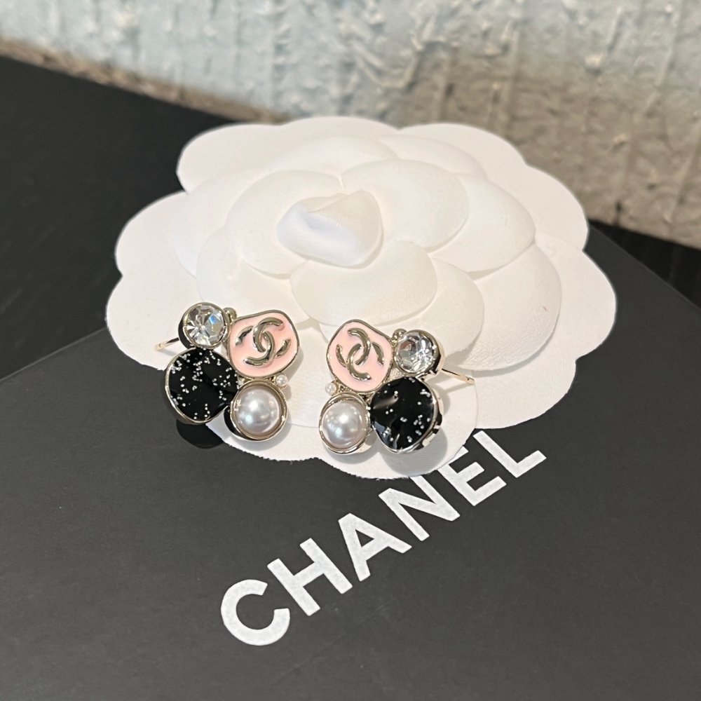 Ch**el Resin Pearl And Sparkling Crystal Silver Earrings ABG633 B22459 U4652