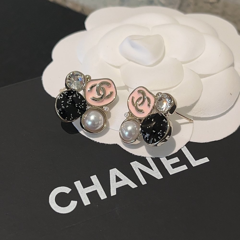 Ch**el Resin Pearl And Sparkling Crystal Silver Earrings ABG633 B22459 U4652