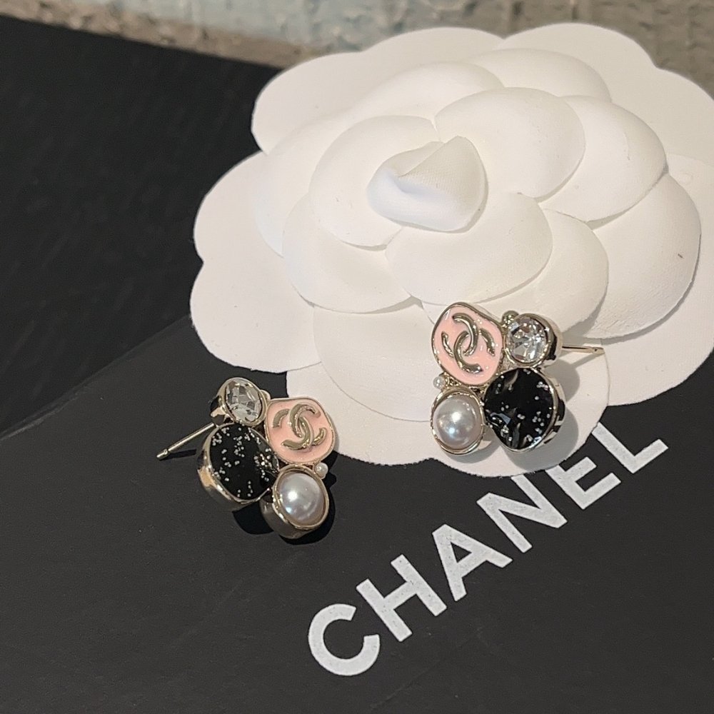 Ch**el Resin Pearl And Sparkling Crystal Silver Earrings ABG633 B22459 U4652
