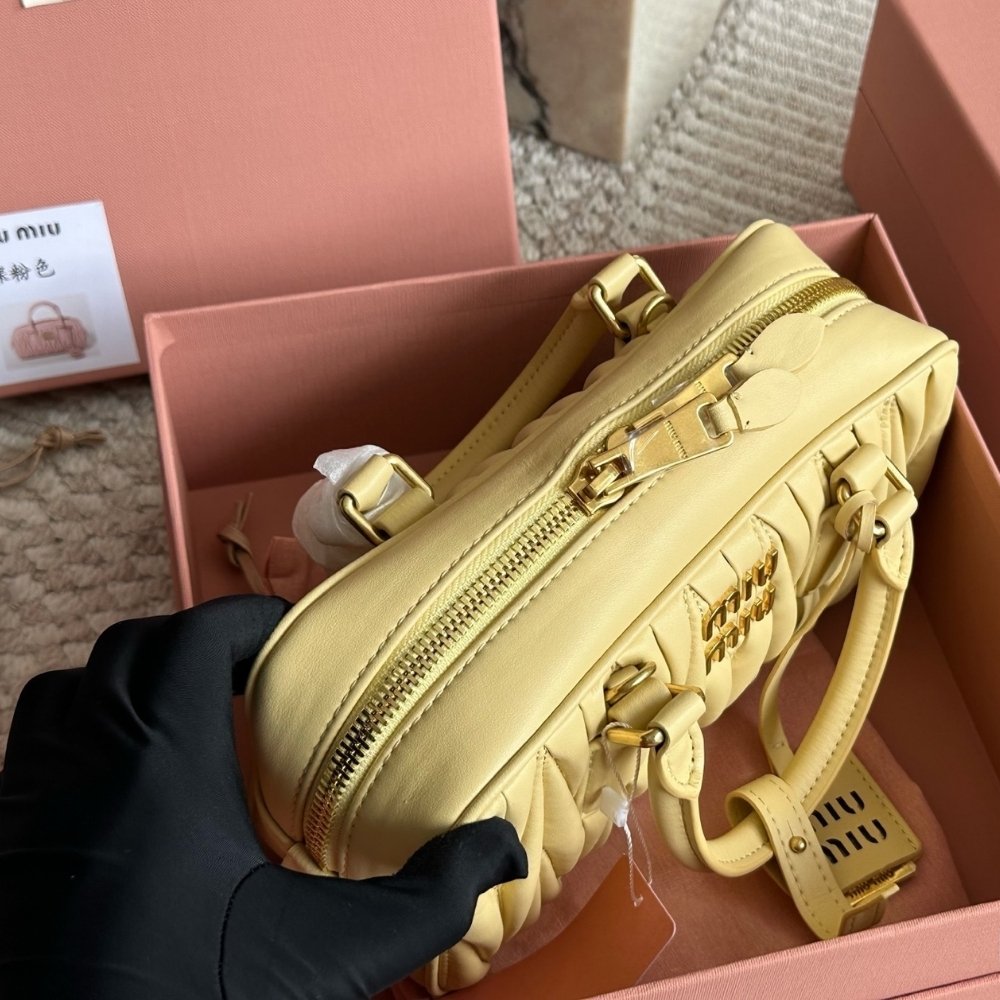 Miu Miu Arcadie Matelassé Nappa Leather Bag Light Yellow 23Cm 5BP088 AN88 F0K57 V OOO
