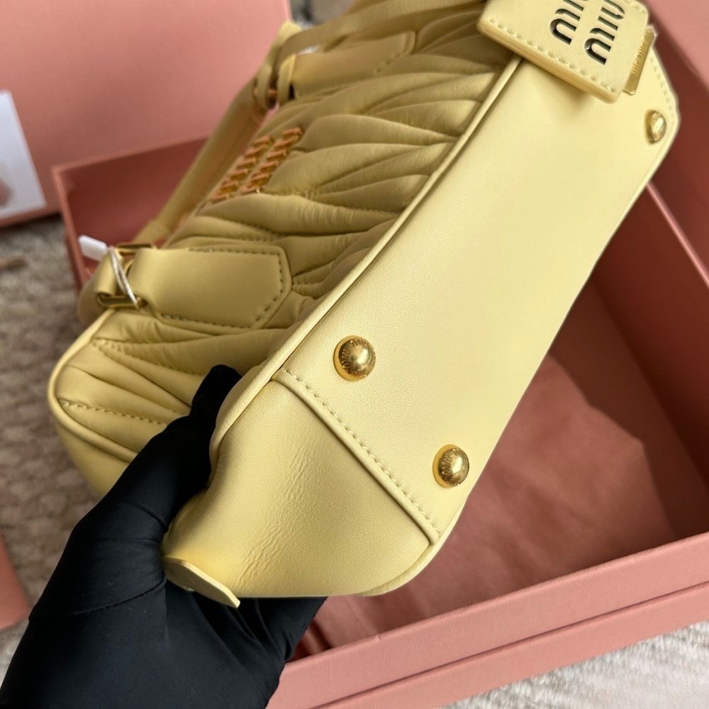 Miu Miu Arcadie Matelassé Nappa Leather Bag Light Yellow 23Cm 5BP088 AN88 F0K57 V OOO