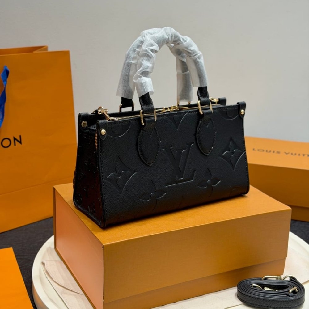 L0vis Vvtt0n Onthego East West Bag Black 25Cm M23640