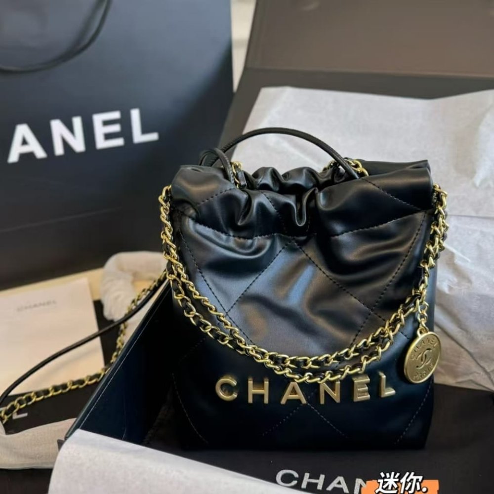 Ch**el 22 Mini Handbag Shiny And Gold Tone Metal Black 20cm AS3980 B19059 94305