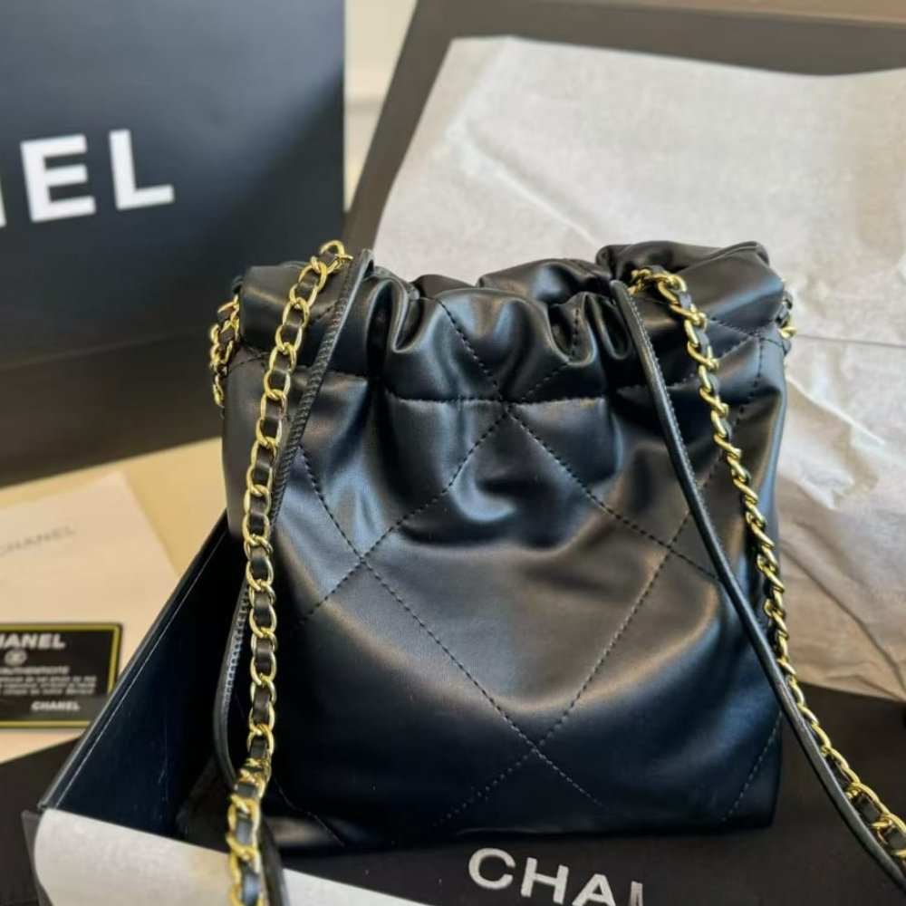 Ch**el 22 Mini Handbag Shiny And Gold Tone Metal Black 20cm AS3980 B19059 94305