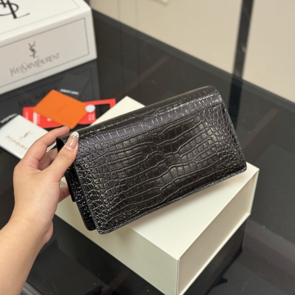 Sa1nt Lau*nt Sunset Embossed Clutch Black 22Cm